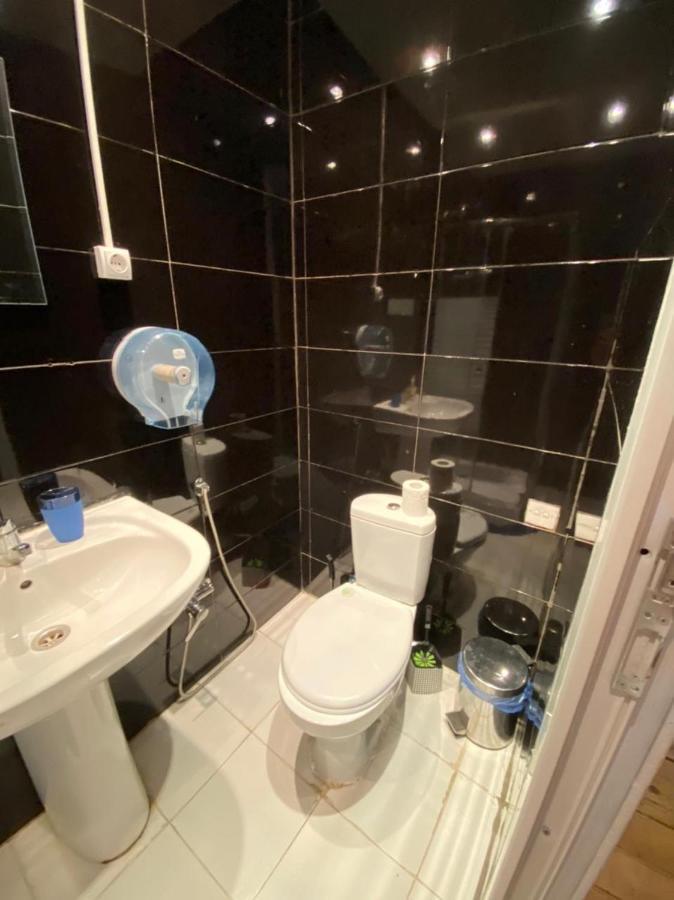 Brobro Hostel ティビリシ エクステリア 写真