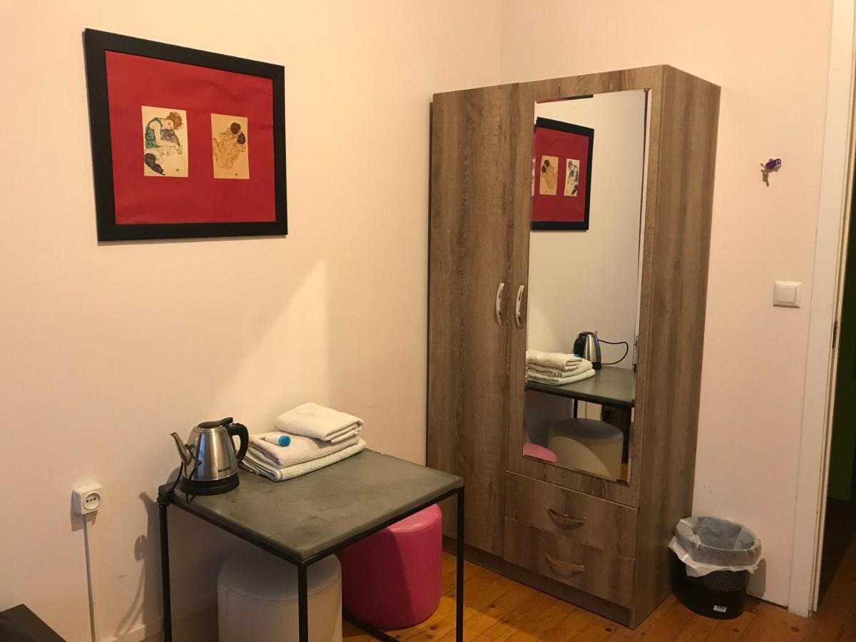 Brobro Hostel ティビリシ エクステリア 写真