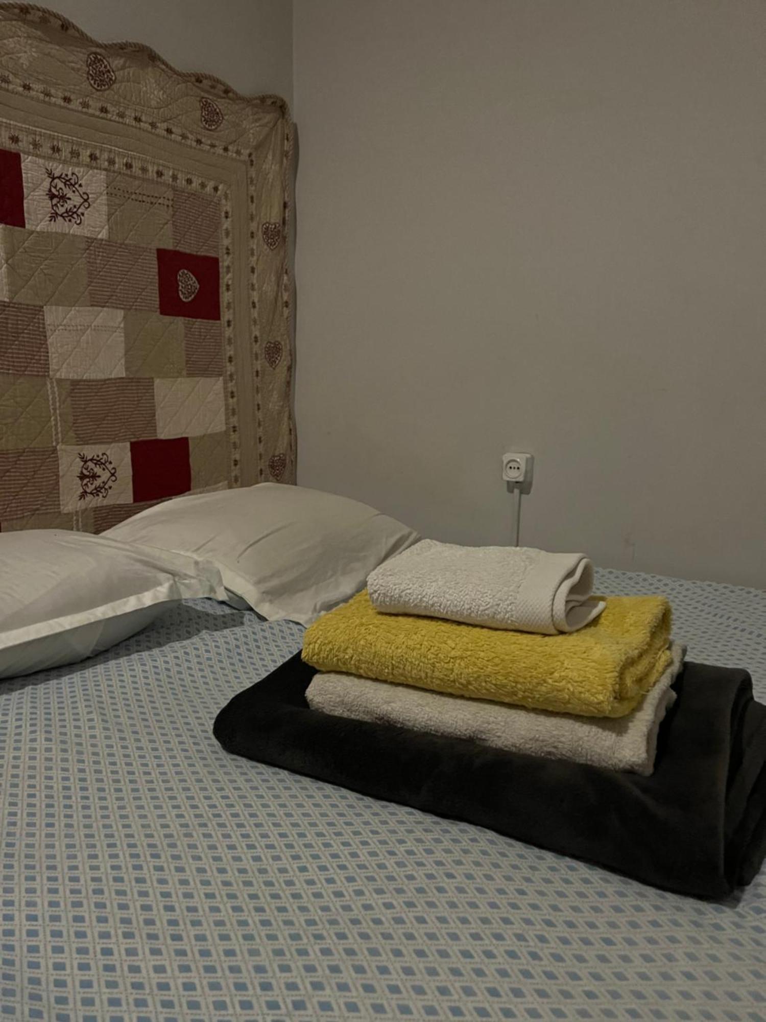 Brobro Hostel ティビリシ エクステリア 写真
