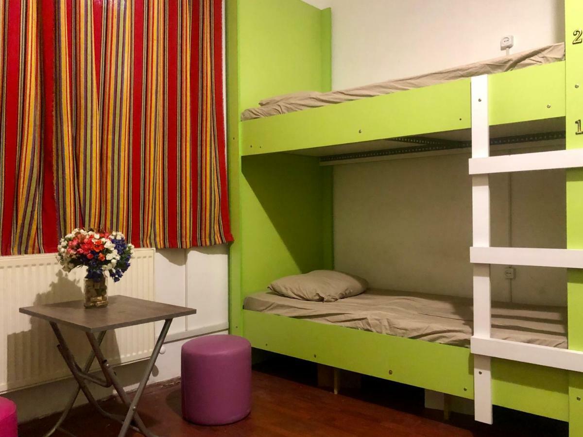 Brobro Hostel ティビリシ エクステリア 写真